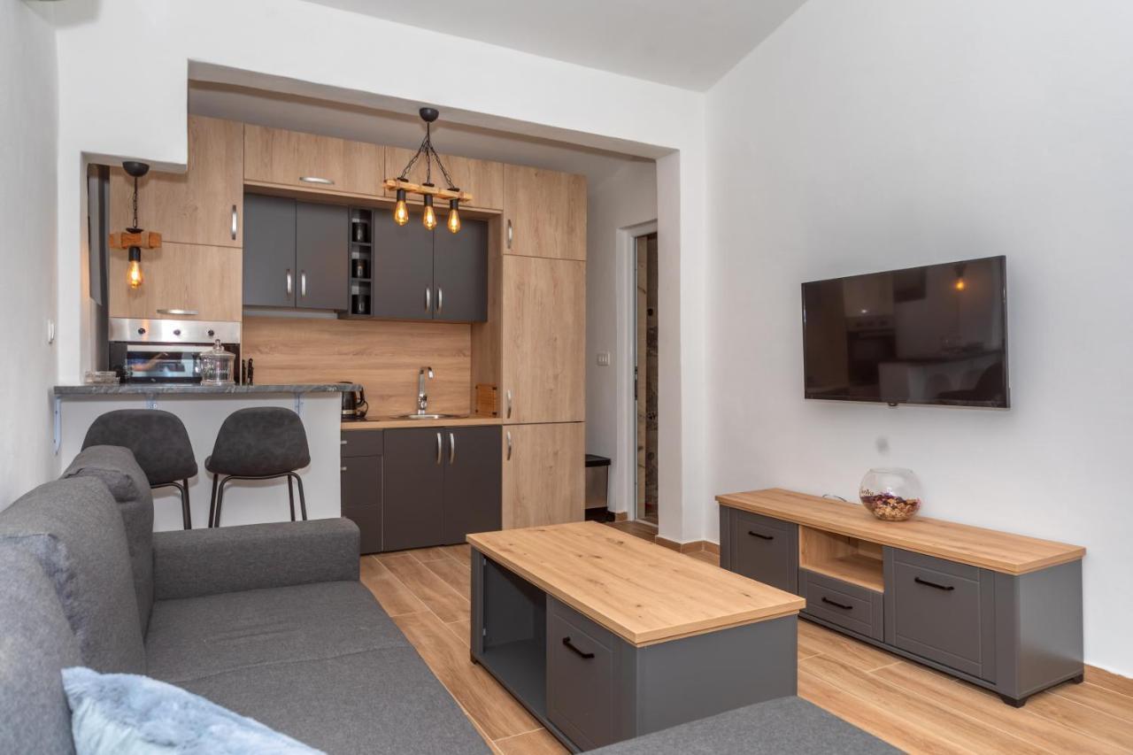 Apartman Sara Bar Buitenkant foto