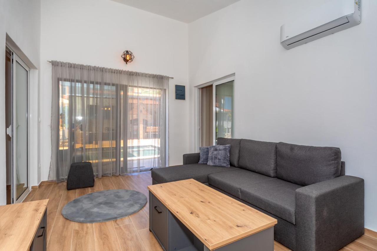 Apartman Sara Bar Buitenkant foto