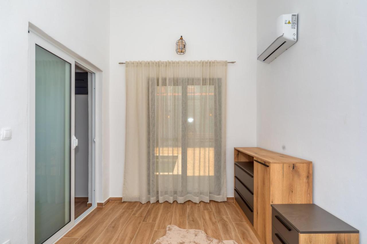 Apartman Sara Bar Buitenkant foto
