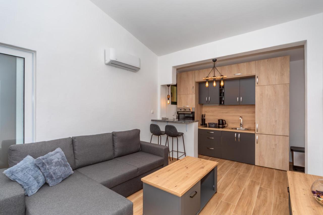 Apartman Sara Bar Buitenkant foto