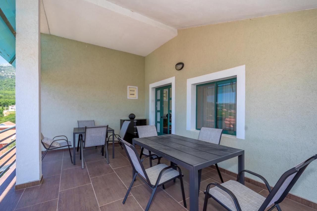 Apartman Sara Bar Buitenkant foto