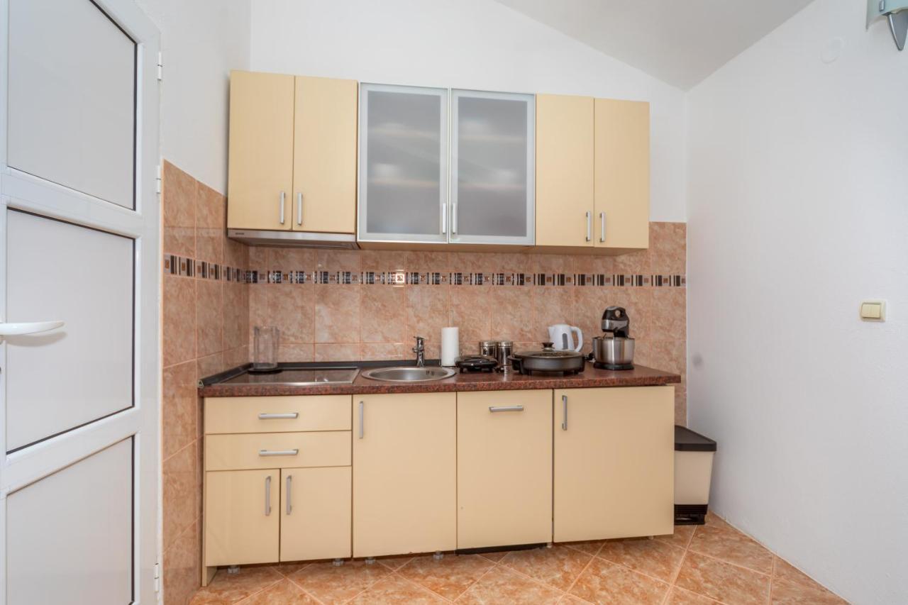 Apartman Sara Bar Buitenkant foto