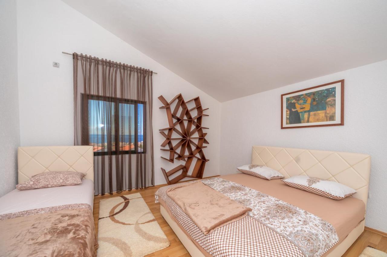 Apartman Sara Bar Buitenkant foto