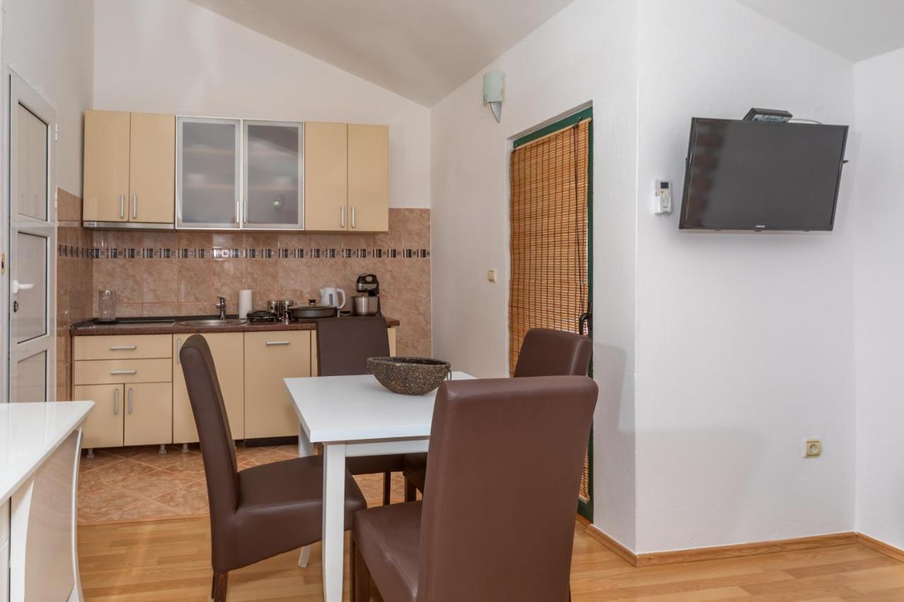 Apartman Sara Bar Buitenkant foto