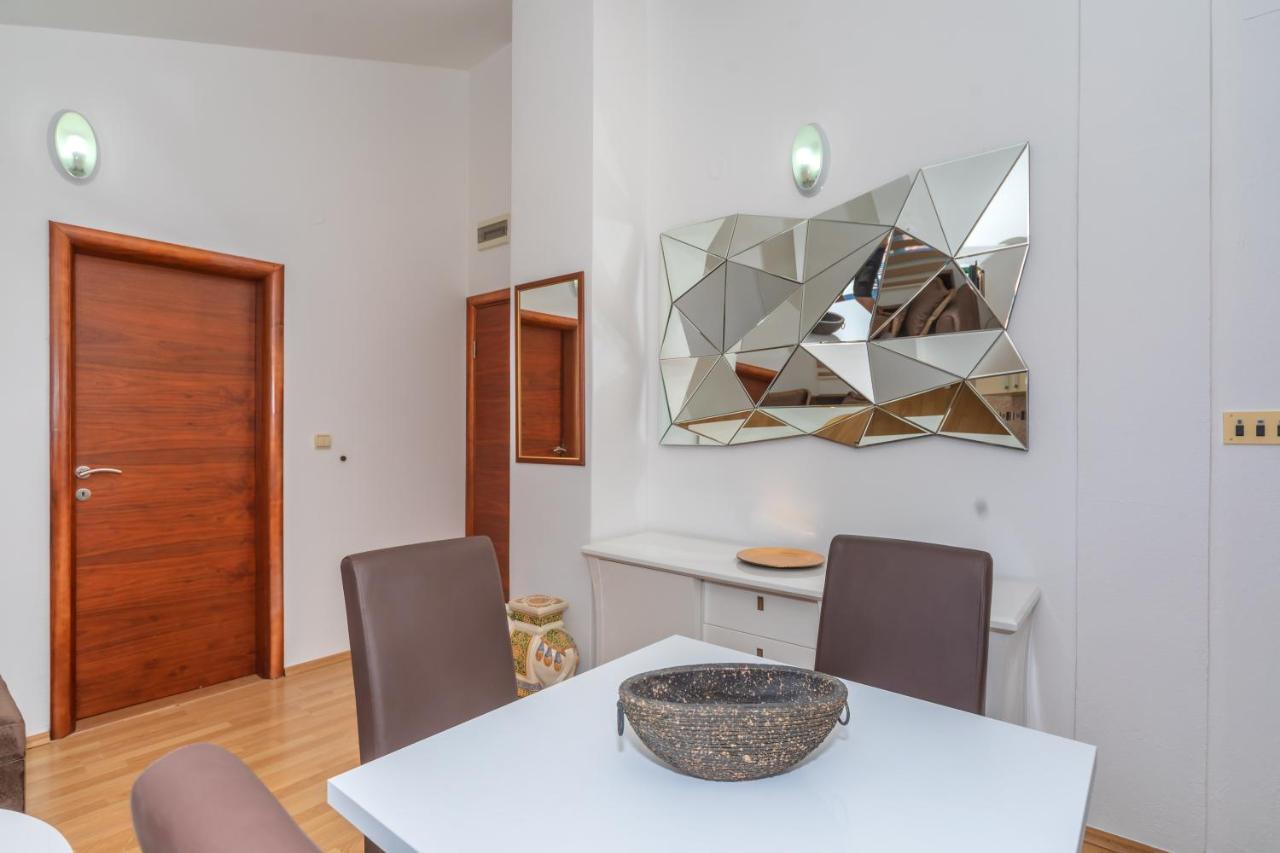 Apartman Sara Bar Buitenkant foto